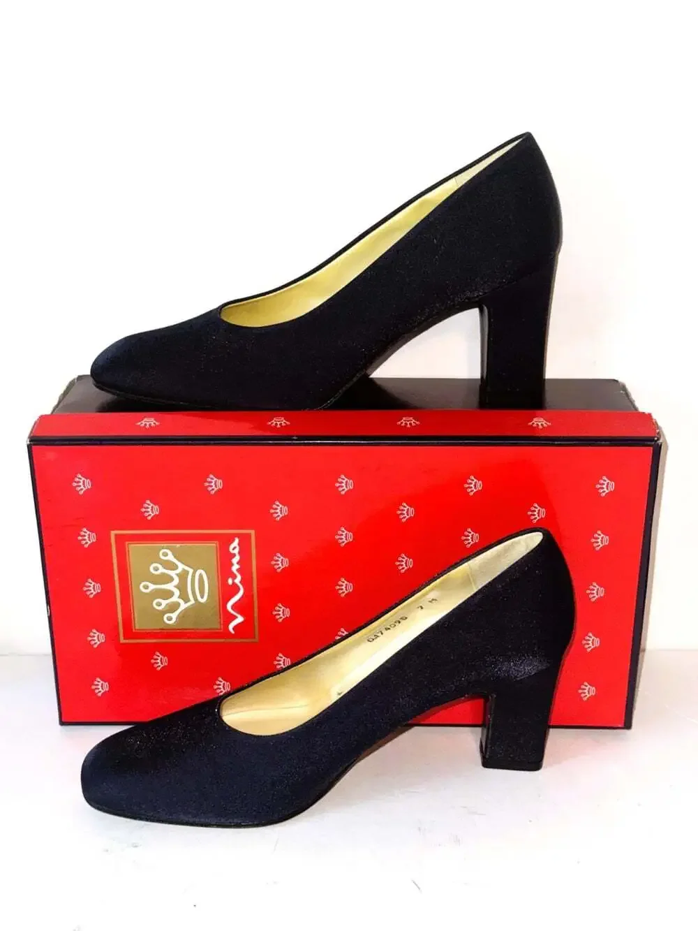 NINA Vintage Black Satin Fabric Pumps, Closed toe, slipons.  NEW w/box, Size 7